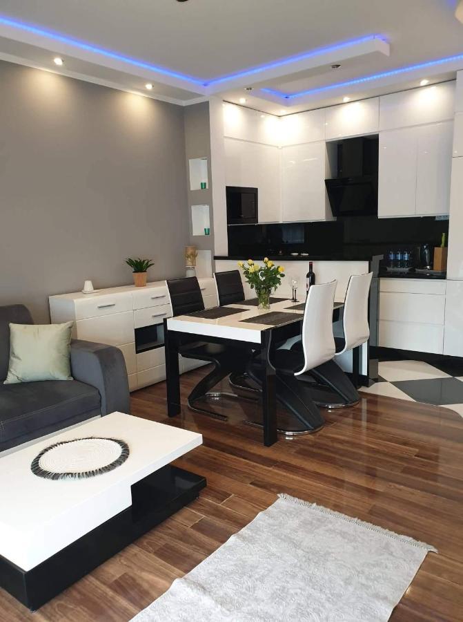 Apartament Aurora z miejscem postojowym Apartament *