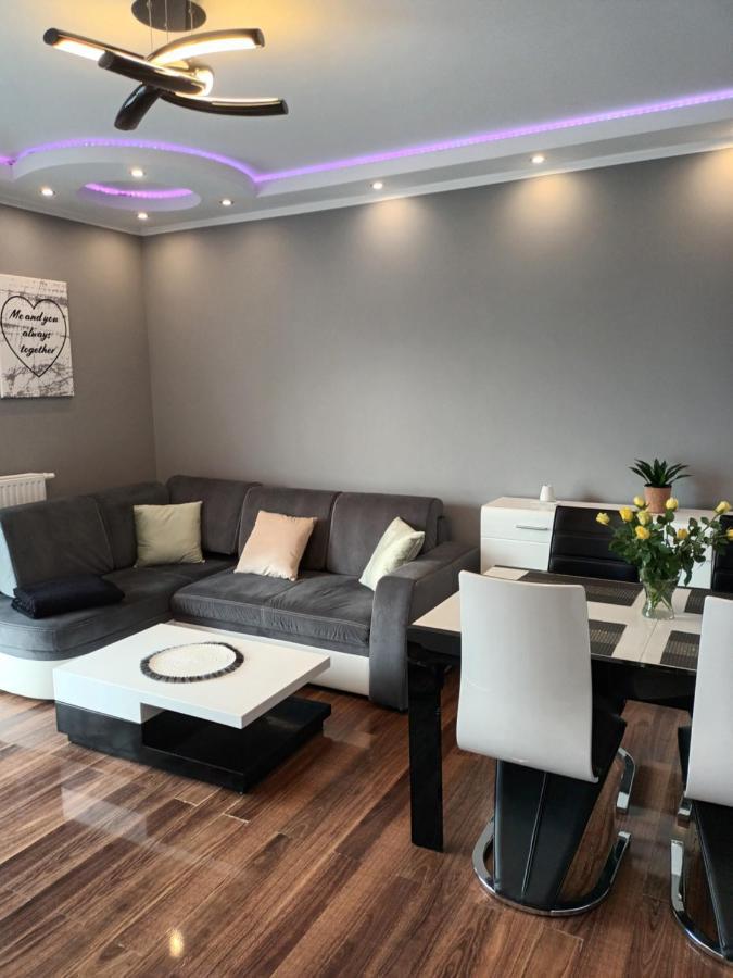 Apartament Aurora z miejscem postojowym Apartament *